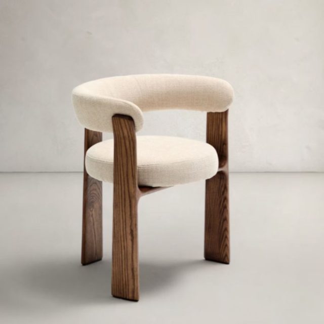 Diseño que inspira equilibrio y calidez ✨
Una mesa de líneas suaves y una silla de formas envolventes se unen en perfecta armonía. La nobleza de la madera y la textura natural del tapizado crean un espacio moderno, acogedor y lleno de estilo. 🤍

Encuéntranos en:

Bell-lloc D’urgell : Camí/ de Torregrossa s/n
(KAVE HOME Partner)
Tel: 973 56 03 00

Lleida: Carrer Baró de Maials, 14
Tel: 973 22 19 42

#diseñointerior #decoración #madera #elegancia #interiores #lleida #Daicarmobel  #daicarcontract  #daicarmobeloficial #mesas #sillas
