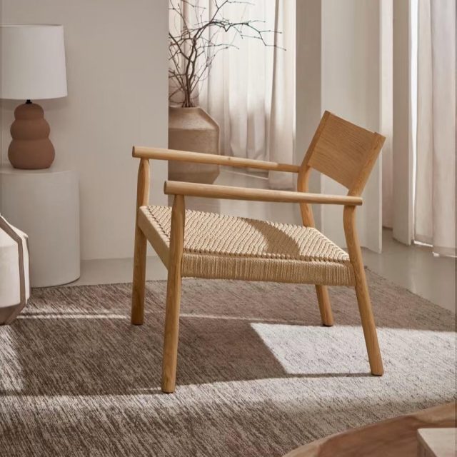 Descubre la elegancia natural de nuestra Butaca Yalia! 😀 Fabricada con madera maciza de roble 100% @kavehome 

Encuéntranos en:

Bell-lloc D’urgell : C/ de Torregrossa s/n (KAVE HOME Partner)
Tel: 973 56 03 00

Lleida: rambla d’Aragó 25
Tel. 973 20 43 64

Lleida: Carrer Baró de Maials, 14
Tel: 973 22 19 42

#muebles #decoracion #kavehome