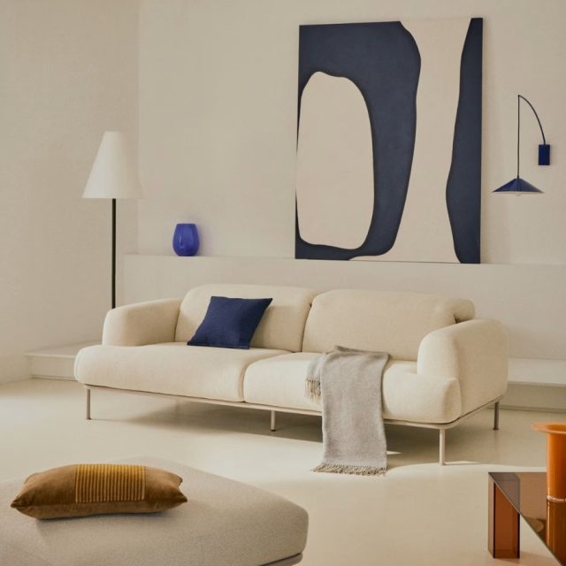✨ Sofá Aurum 3 Plazas: Elegancia y Confort en un Diseño Contemporáneo ✨

El Sofá Aurum de 3 plazas en tono crudo es la pieza perfecta para transformar tu salón en un espacio elegante y acogedor. Su cabecero reclinable asegura un confort personalizado, ideal para relajarse tras un día largo o disfrutar de un buen libro. @kavehome 

Encuéntranos en:

Bell-lloc D’urgell : C/ de Torregrossa s/n (KAVE HOME Partner)
Tel: 973 56 03 00

Lleida: rambla d’Aragó 25
Tel. 973 20 43 64

Lleida: Carrer Baró de Maials, 14
Tel: 973 22 19 42

 #daicarcontract #daicarmobeloficial #mobel #muebles #Lleida #bell-lloc #kavehome #Sofas #sofás #sofas #diseño #interiorsimo